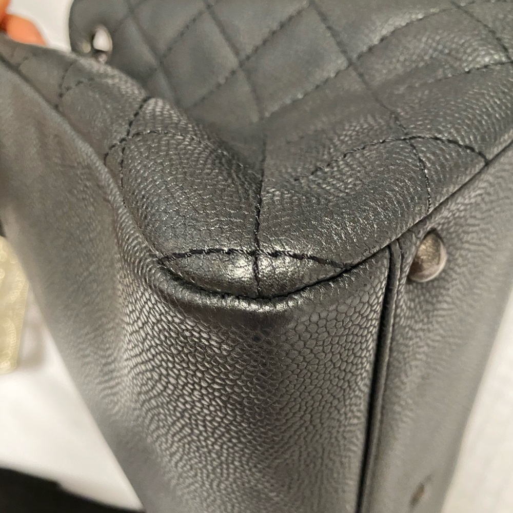 Chanel tote - Picture 5 of 9